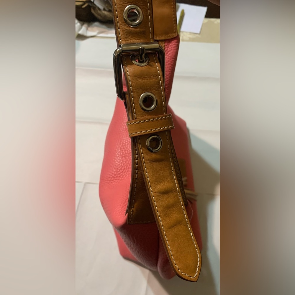 Dooney and Bourke pink handbag - Picture 8 of 8